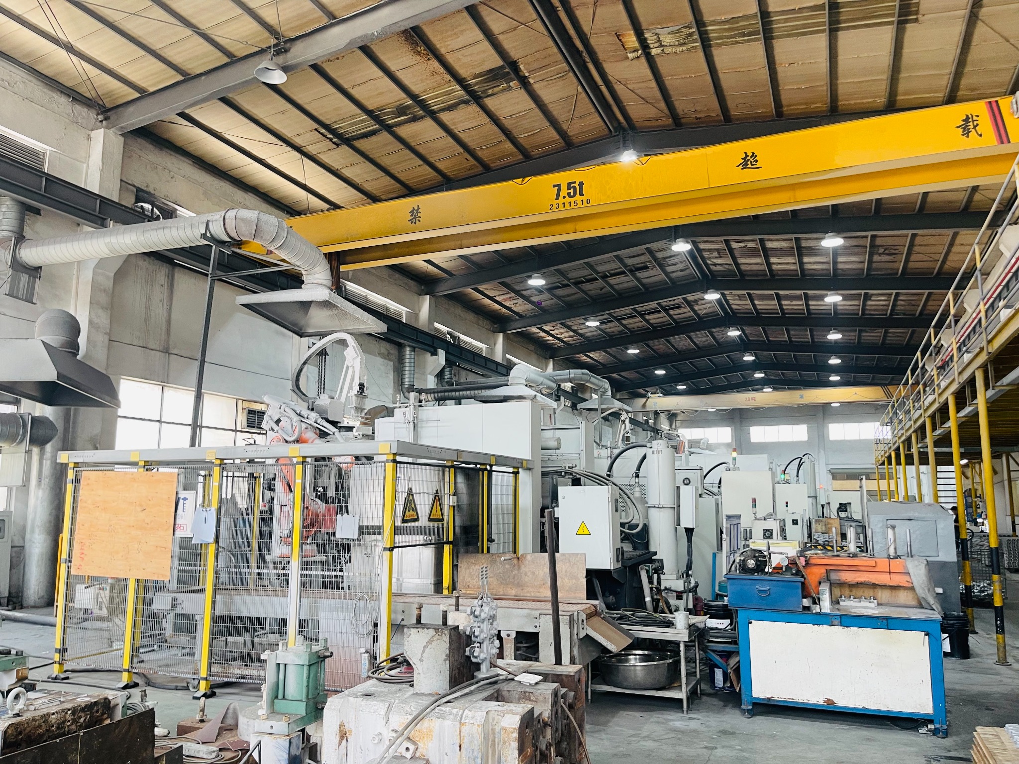 Die Casting Machine and Overhead Crane at JKTE